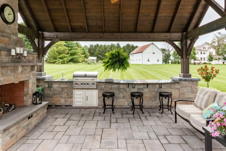 How to make Backyard Patio BBQ and outdoor kitchen patio designs