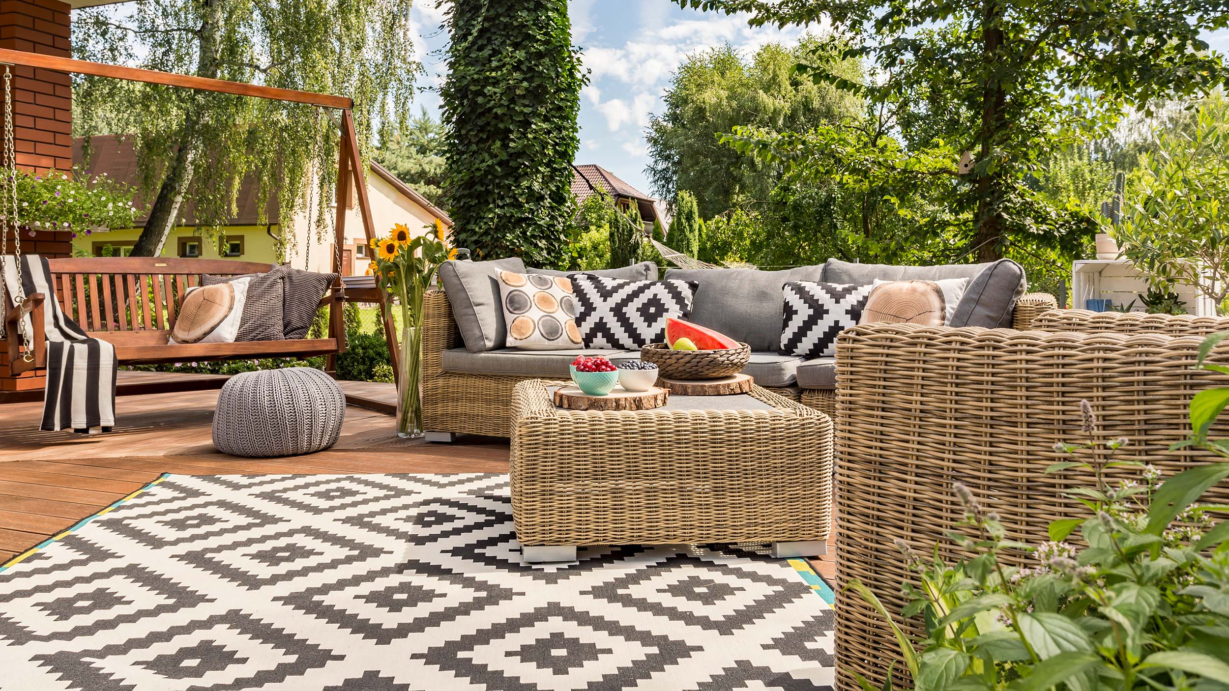 Tips & Tricks: How Do You Clean a Dirty Outdoor Patio